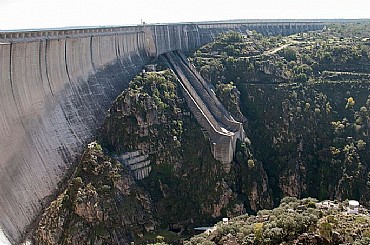 Embalse y Presa de Almendra en Cibanal